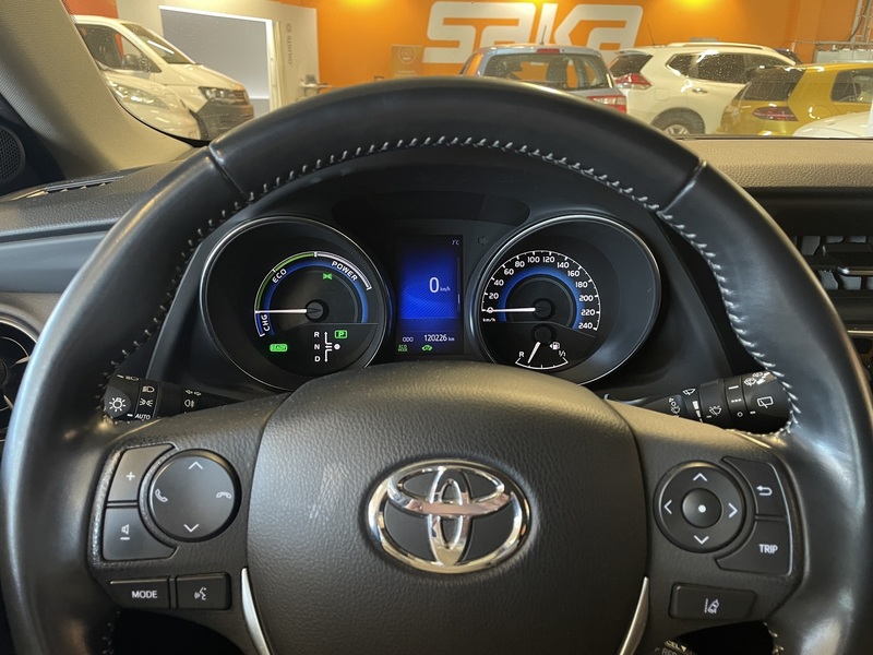 Toyota Auris vaihtoauto