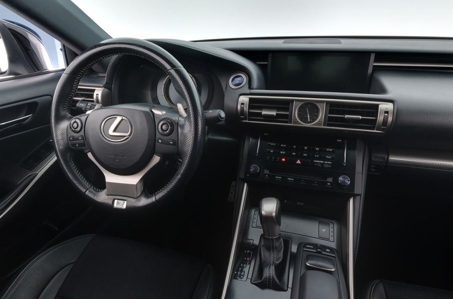 Lexus IS vaihtoauto