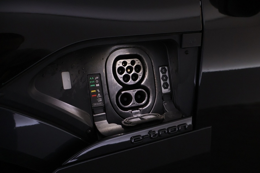 Audi Q8 e-tron vaihtoauto