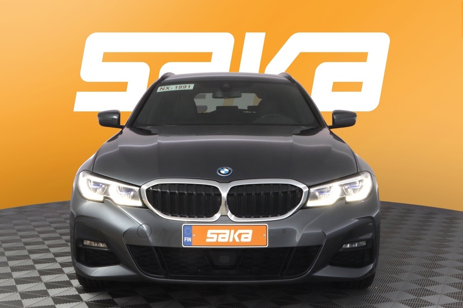 BMW 330 vaihtoauto