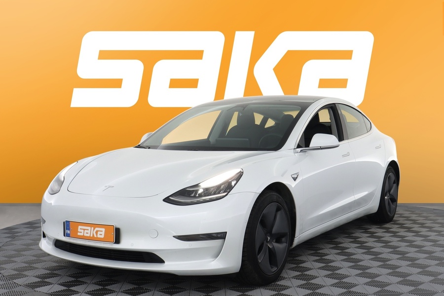 Tesla Model 3 vaihtoauto