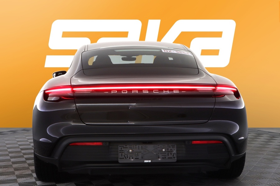 Porsche Taycan vaihtoauto