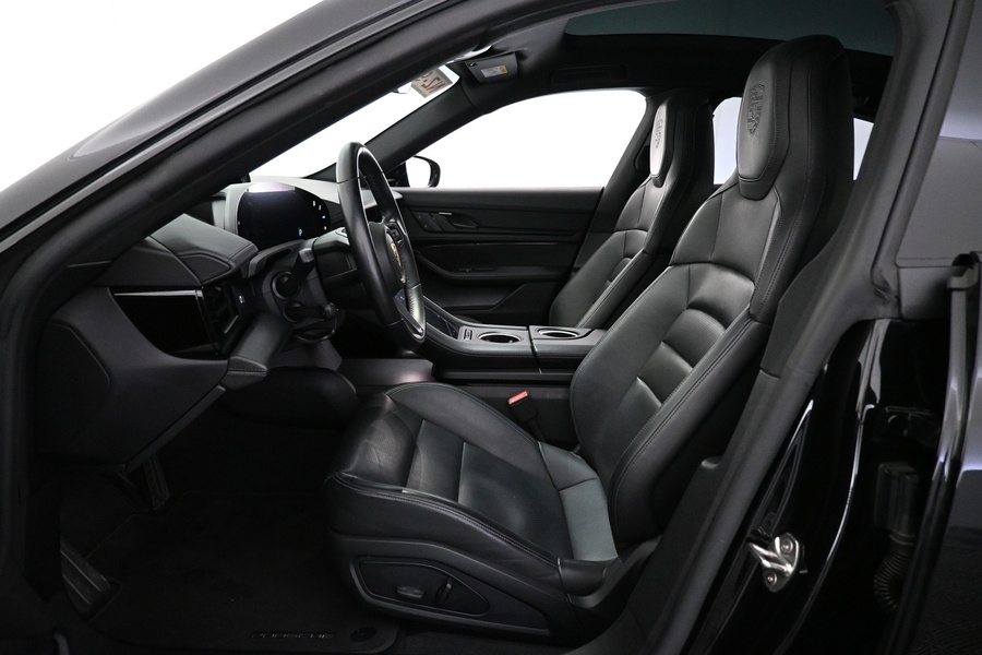 Porsche Taycan vaihtoauto