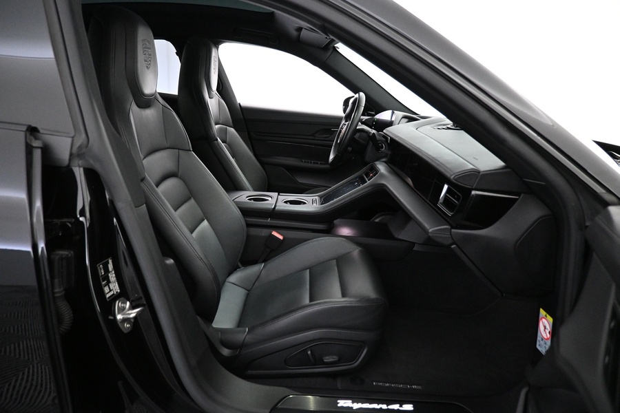 Porsche Taycan vaihtoauto