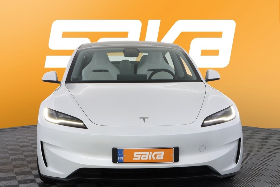 Tesla Model 3 vaihtoauto
