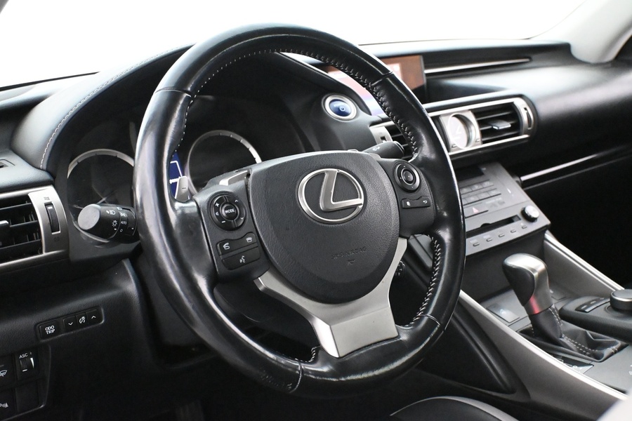 Lexus IS vaihtoauto