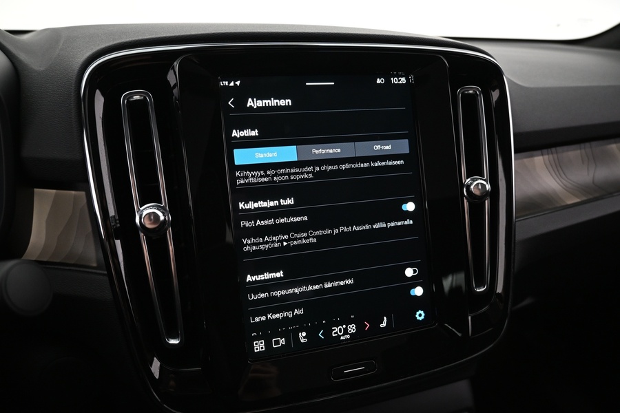 Volvo EC40 vaihtoauto