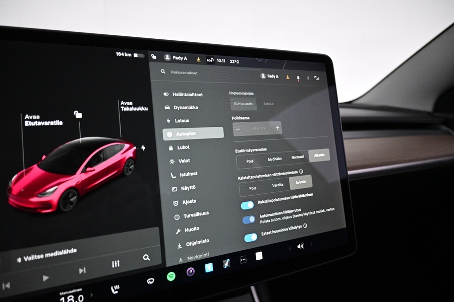 Tesla Model 3 vaihtoauto