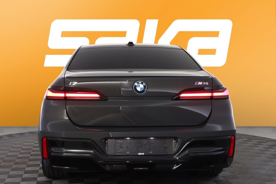 BMW i7 vaihtoauto