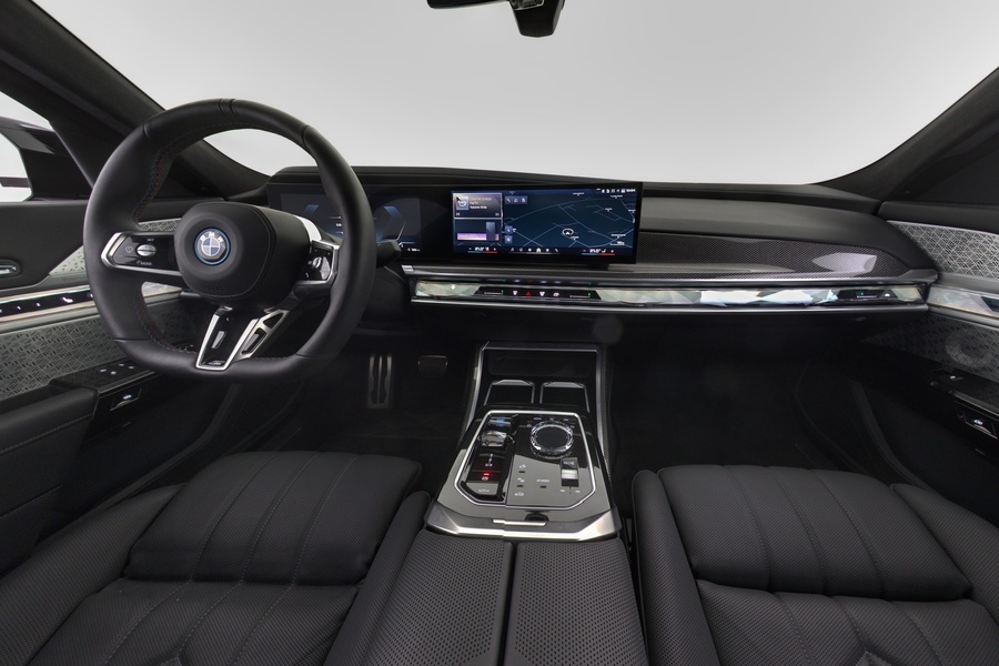 BMW i7 vaihtoauto