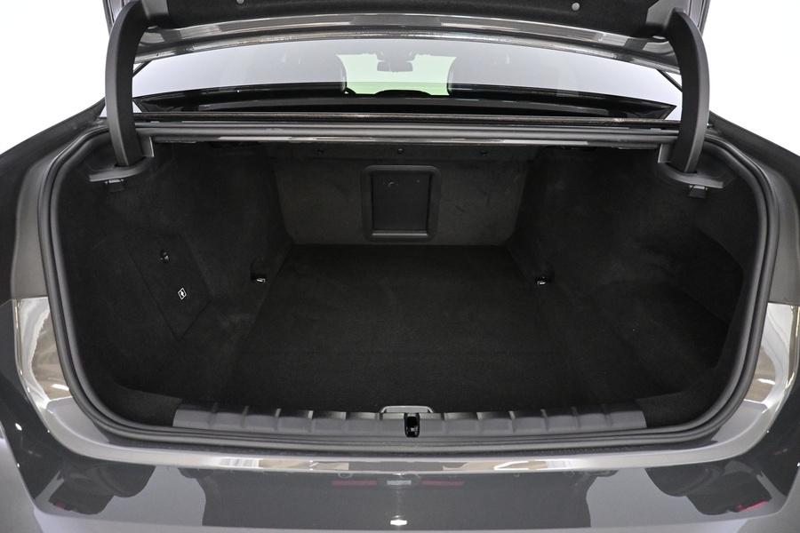 BMW i7 vaihtoauto