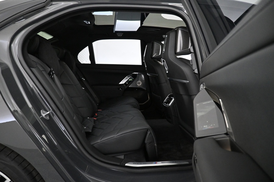 BMW i7 vaihtoauto