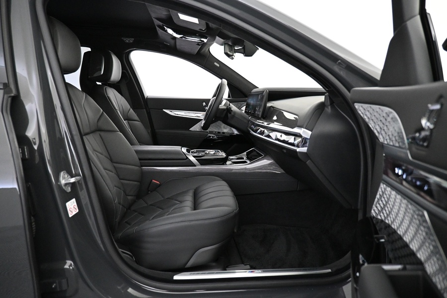 BMW i7 vaihtoauto