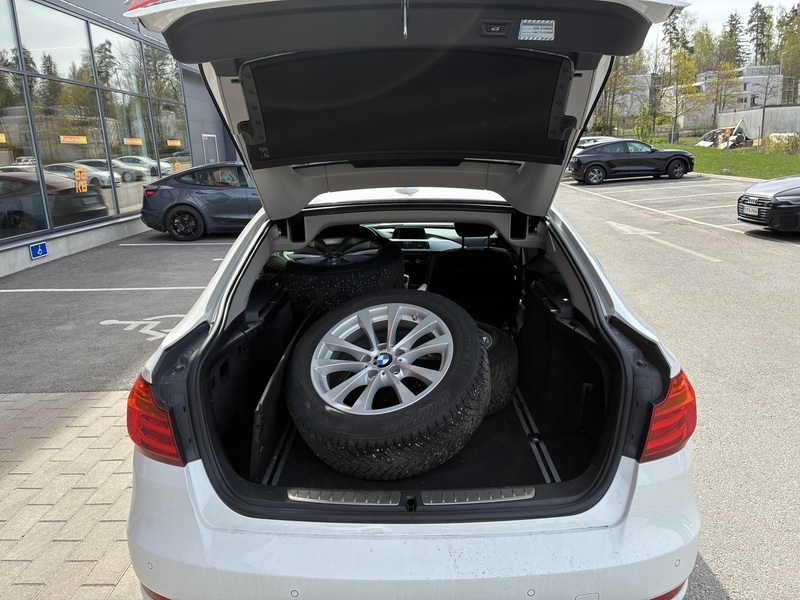 BMW 320 vaihtoauto