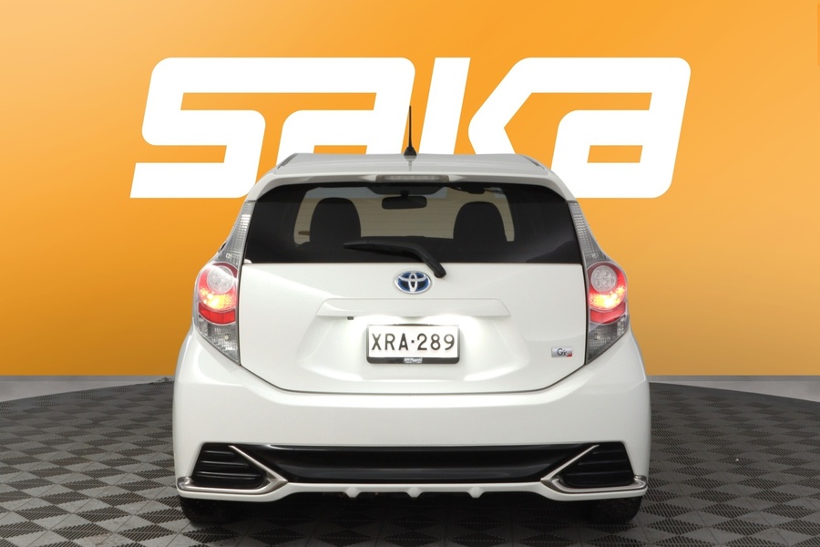 Toyota Aqua vaihtoauto