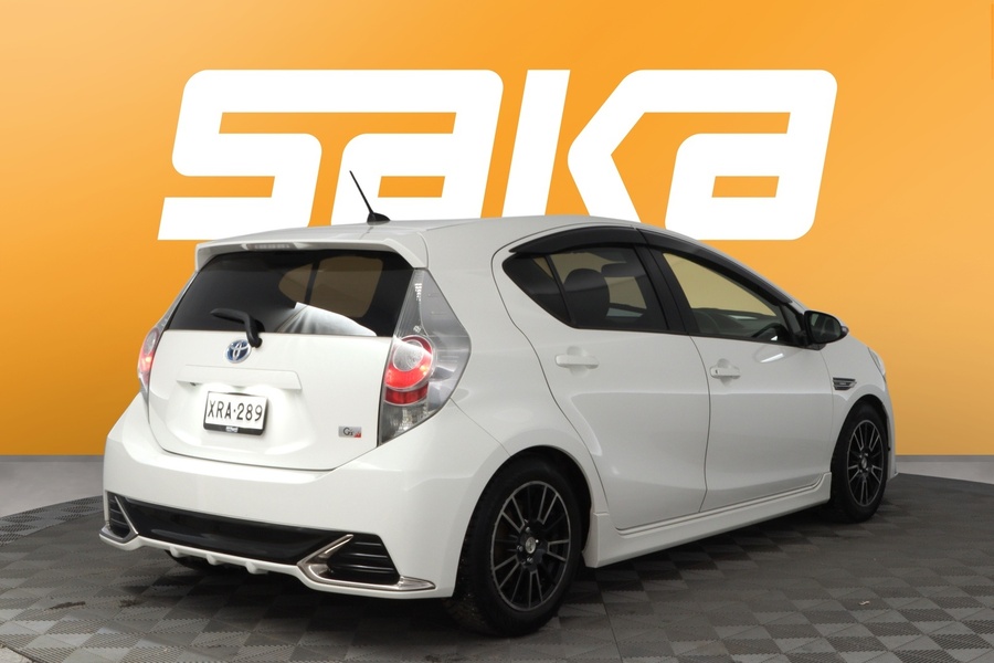 Toyota Aqua vaihtoauto