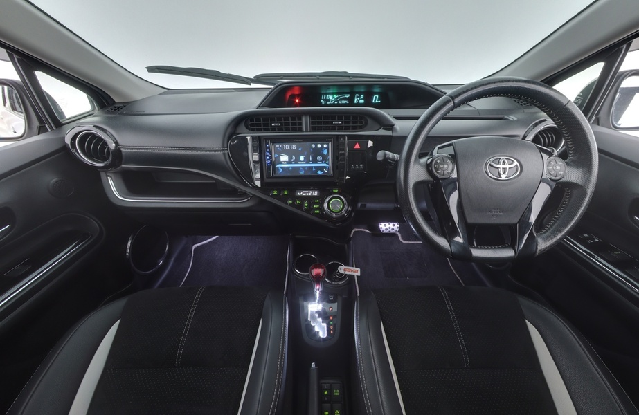 Toyota Aqua vaihtoauto