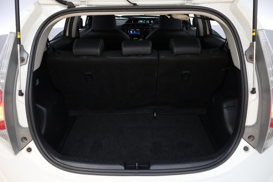 Toyota Aqua vaihtoauto