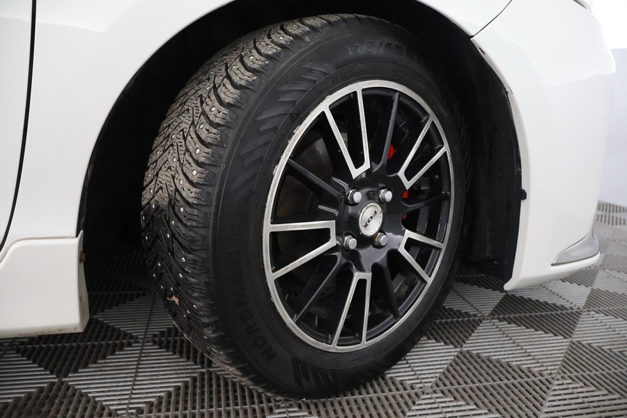 Toyota Aqua vaihtoauto