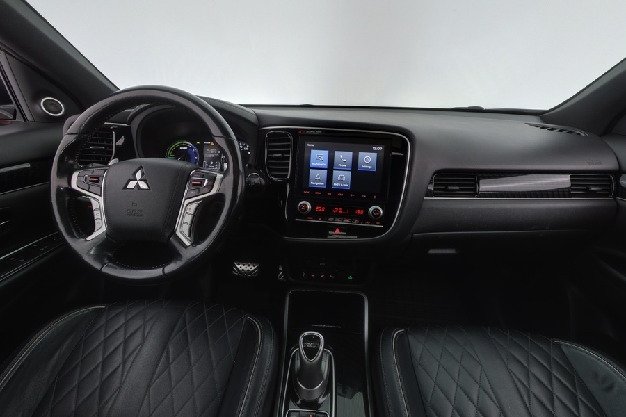 Mitsubishi Outlander PHEV vaihtoauto