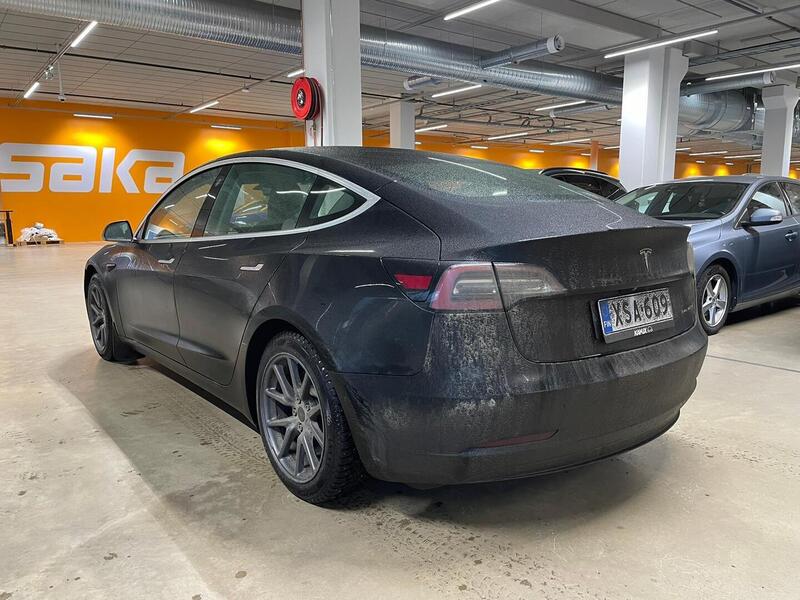 Tesla Model 3 vaihtoauto