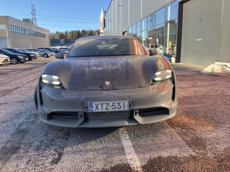 Porsche Taycan vaihtoauto