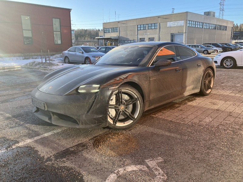 Porsche Taycan vaihtoauto