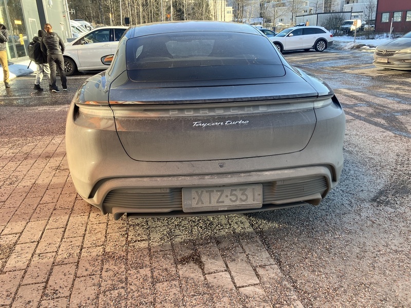 Porsche Taycan vaihtoauto