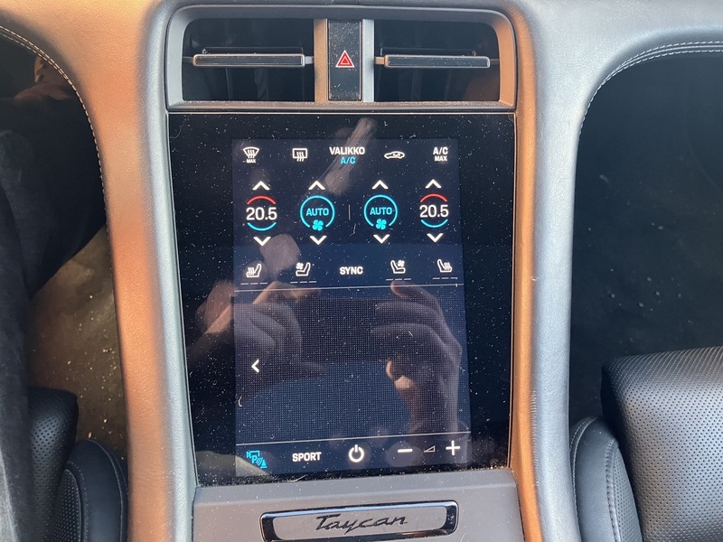 Porsche Taycan vaihtoauto