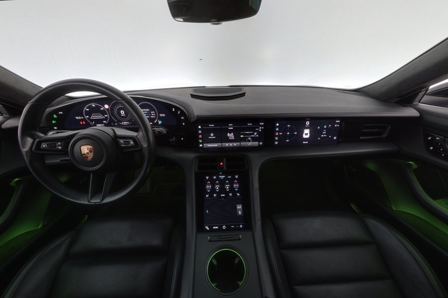 Porsche Taycan vaihtoauto