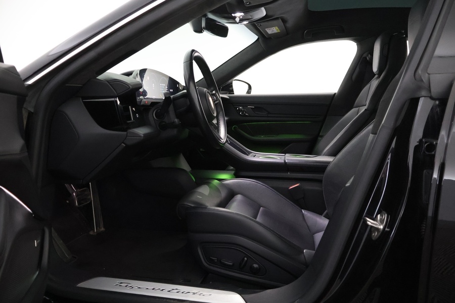 Porsche Taycan vaihtoauto