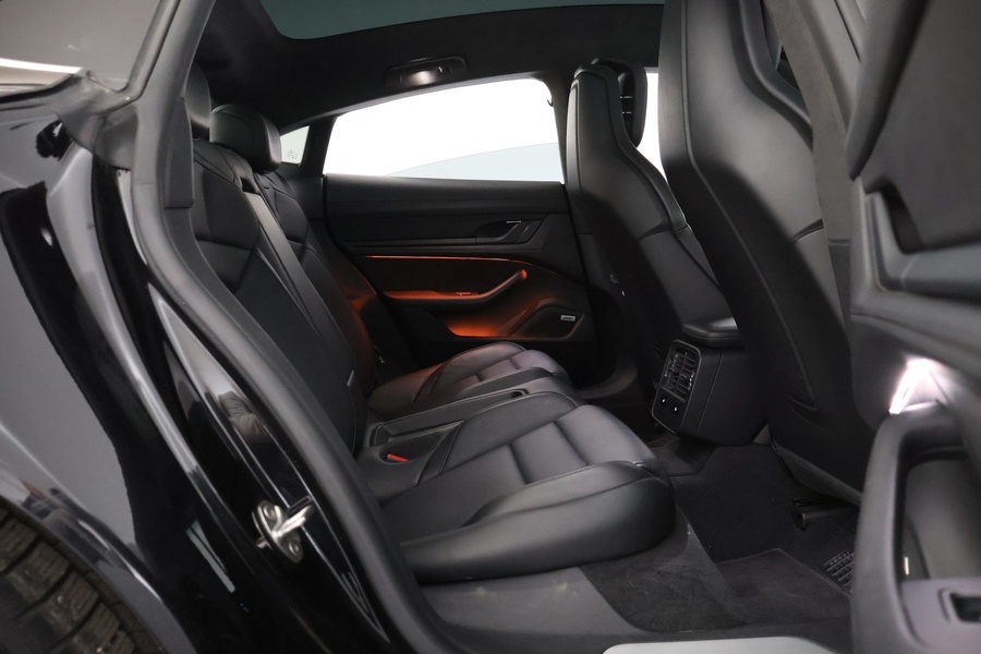 Porsche Taycan vaihtoauto