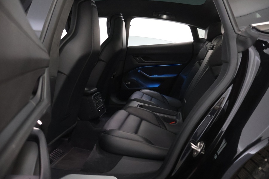 Porsche Taycan vaihtoauto