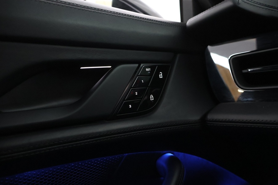 Porsche Taycan vaihtoauto