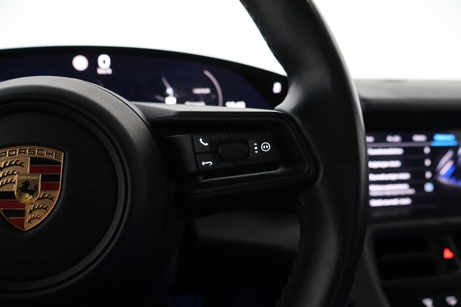 Porsche Taycan vaihtoauto