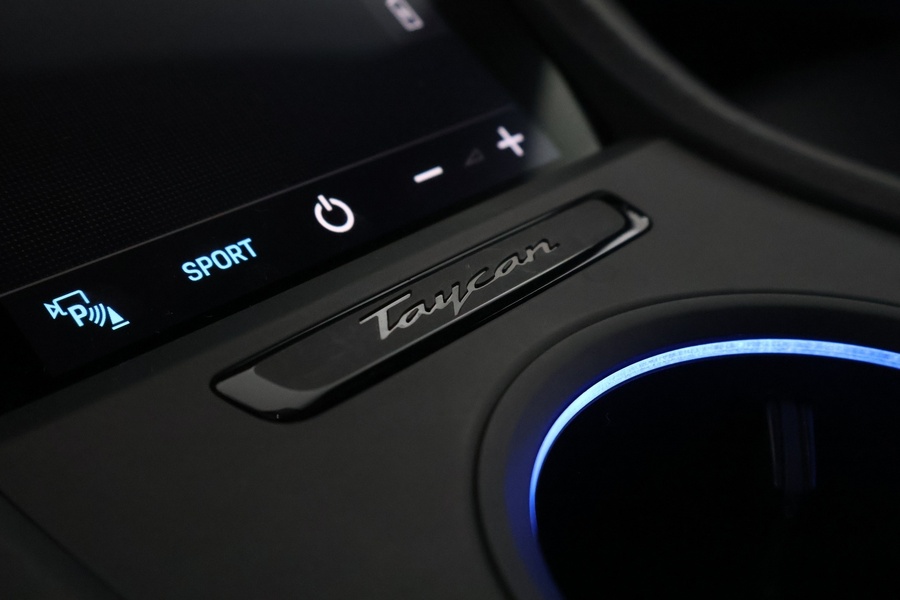 Porsche Taycan vaihtoauto