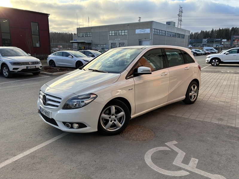 Mercedes-Benz B vaihtoauto