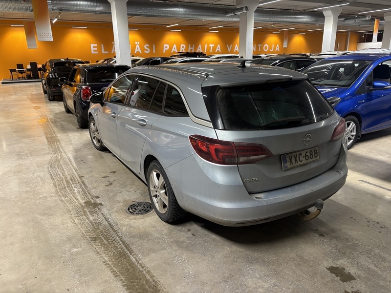 Opel Astra vaihtoauto