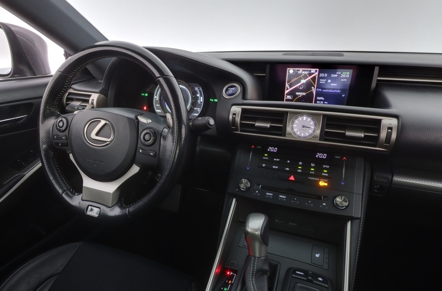 Lexus IS vaihtoauto