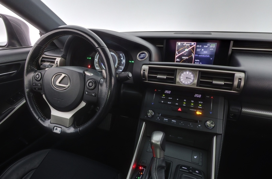 Lexus IS vaihtoauto