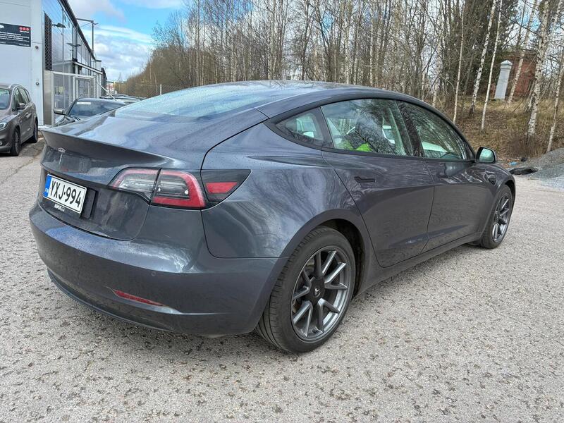 Tesla Model 3 vaihtoauto