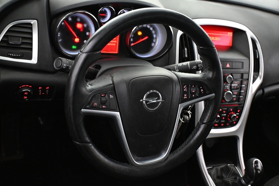 Opel Astra vaihtoauto