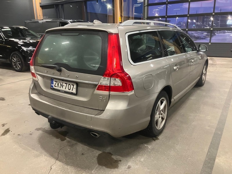 Volvo V70 vaihtoauto