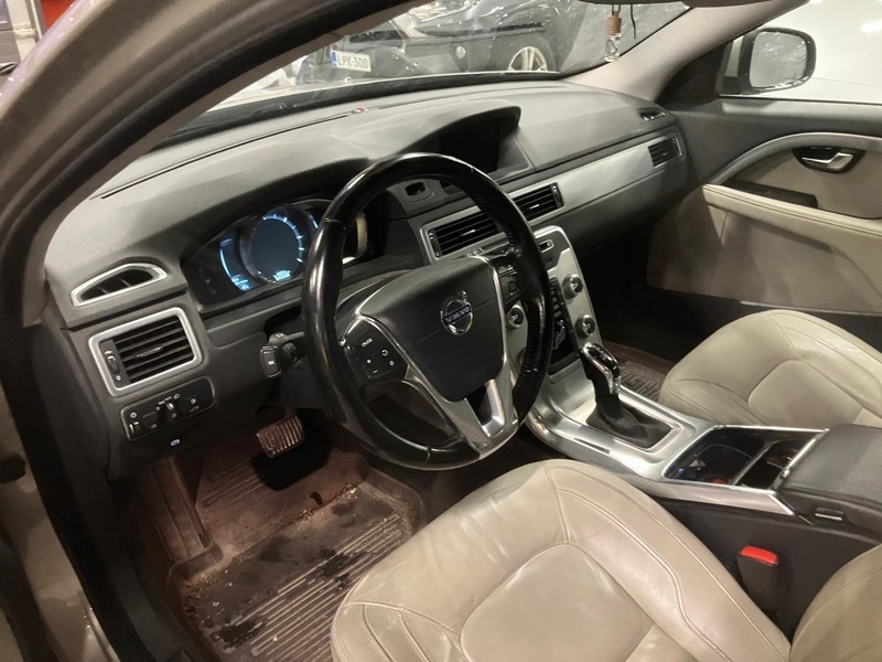 Volvo V70 vaihtoauto