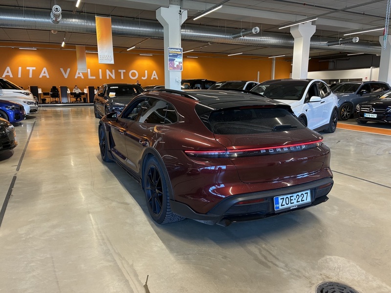Porsche Taycan vaihtoauto