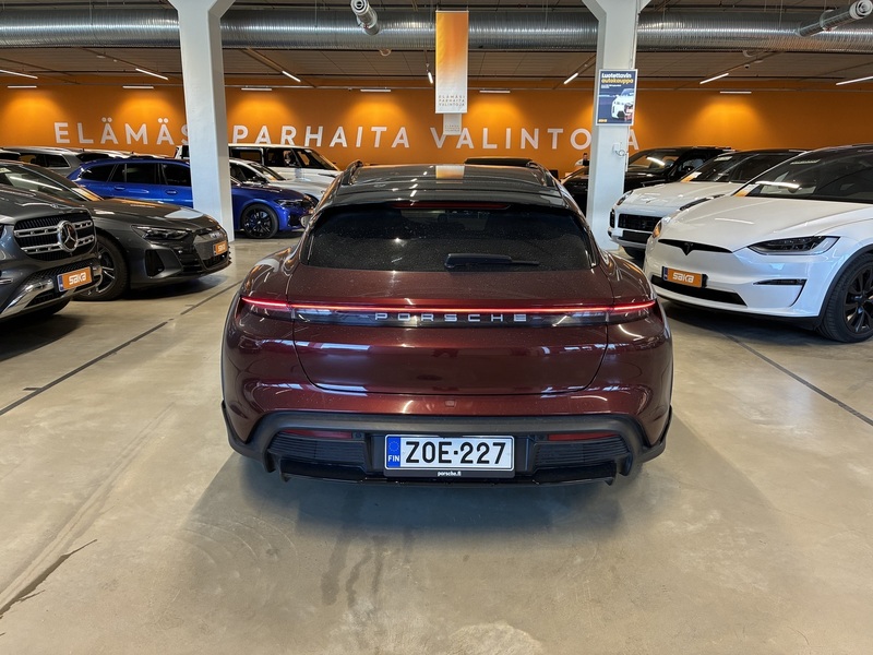 Porsche Taycan vaihtoauto