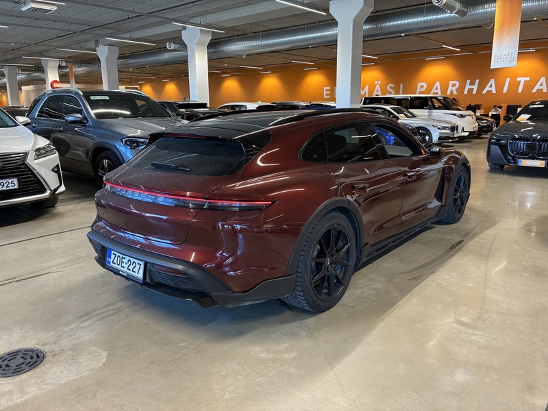 Porsche Taycan vaihtoauto