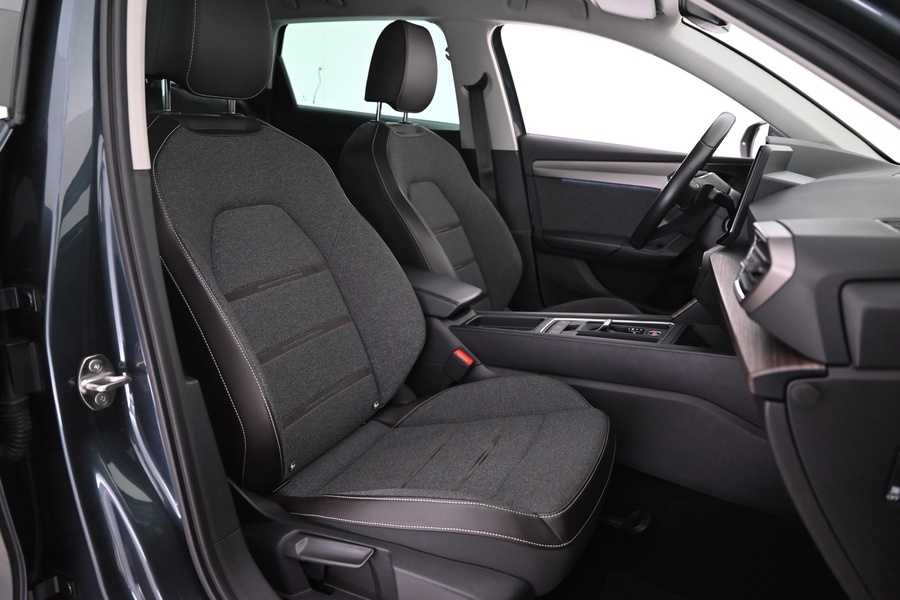 SEAT Leon Sportstourer vaihtoauto