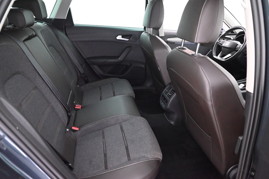 SEAT Leon Sportstourer vaihtoauto