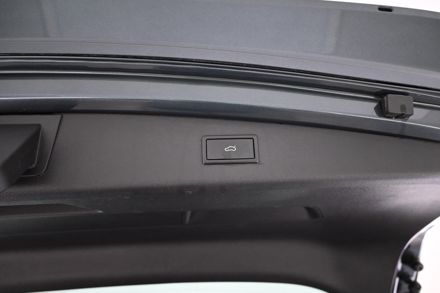 SEAT Leon Sportstourer vaihtoauto